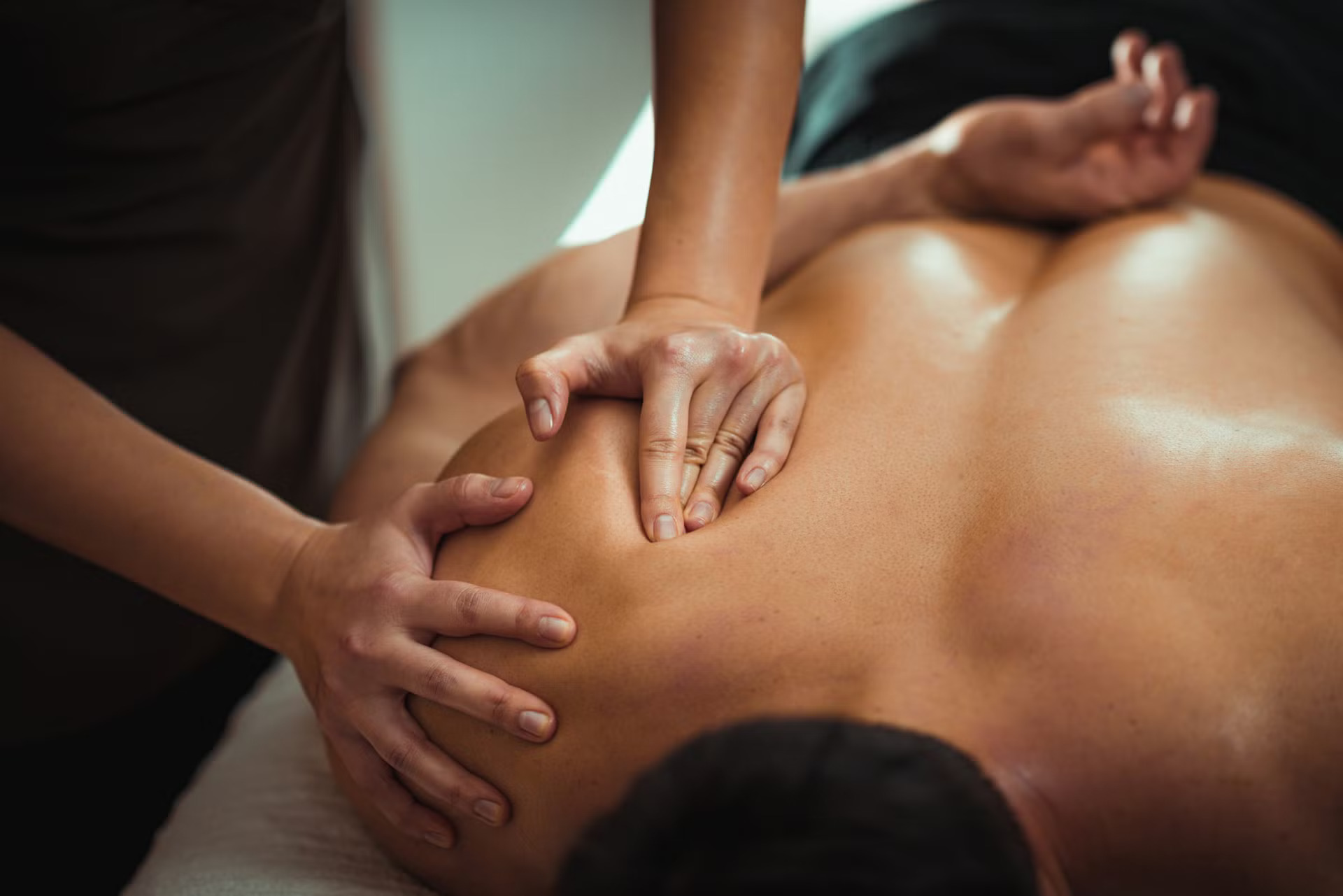 Deep tissue massage in Honolulu